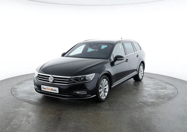 małopolskie Volkswagen Passat cena 129945 przebieg: 132512, rok produkcji 2020 z Sejny